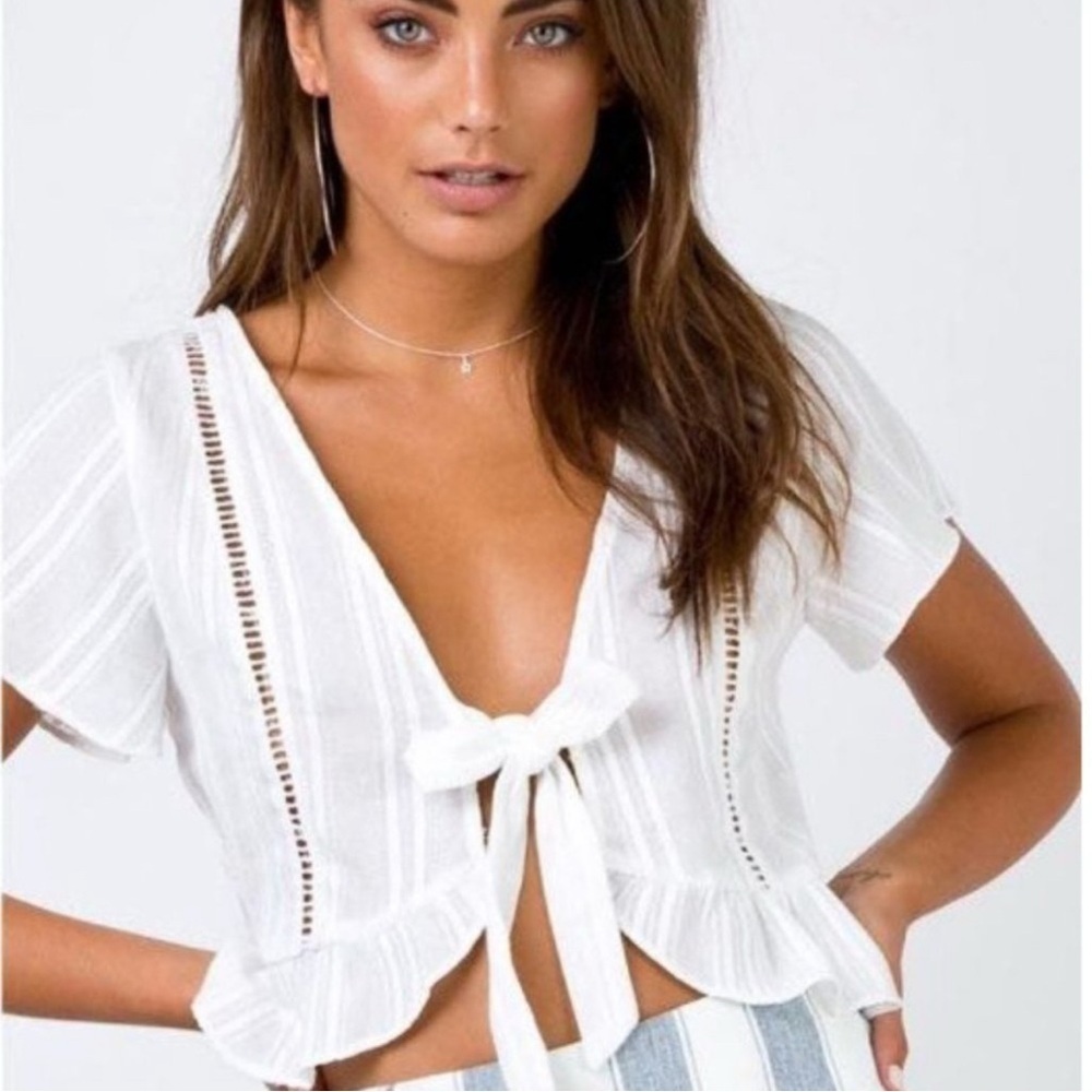 Princess Polly Women’s White Front Tie Short Sleeve Crop Top 100% Cotton Size 2.